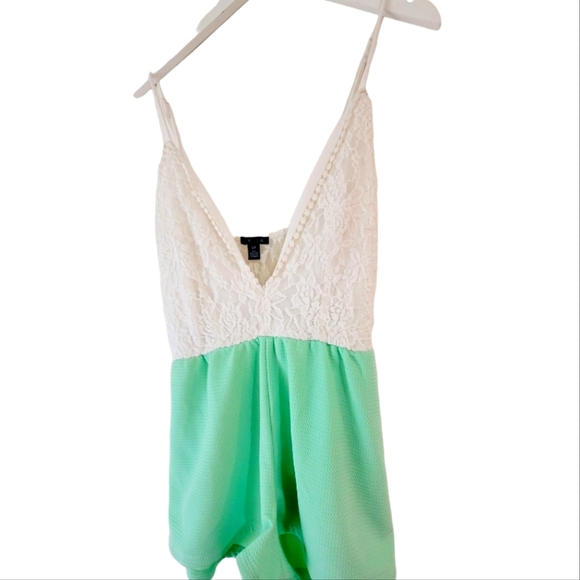 UK2LA Teal and White Laced Romper Size: Small - Picture 1 of 16